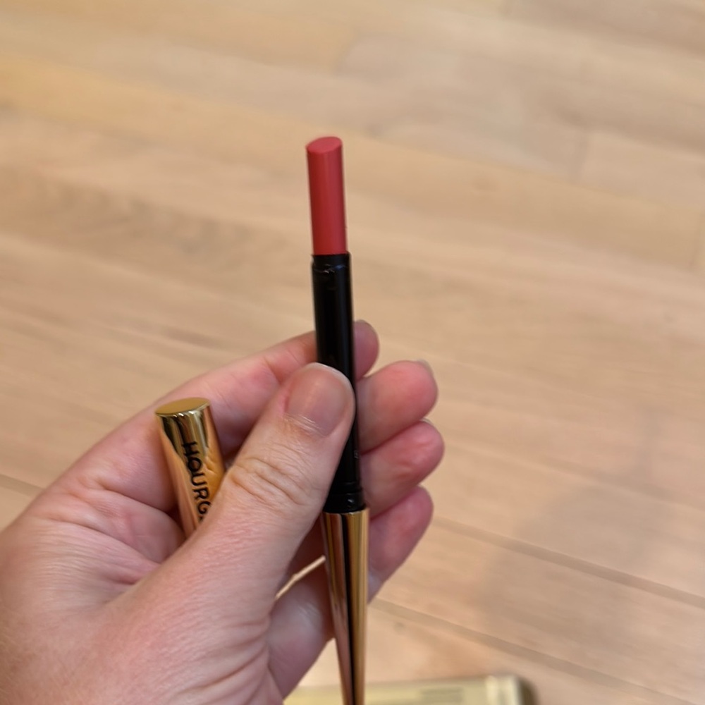 Hourglass Gold Lipstick Duo - Picture 11 of 11